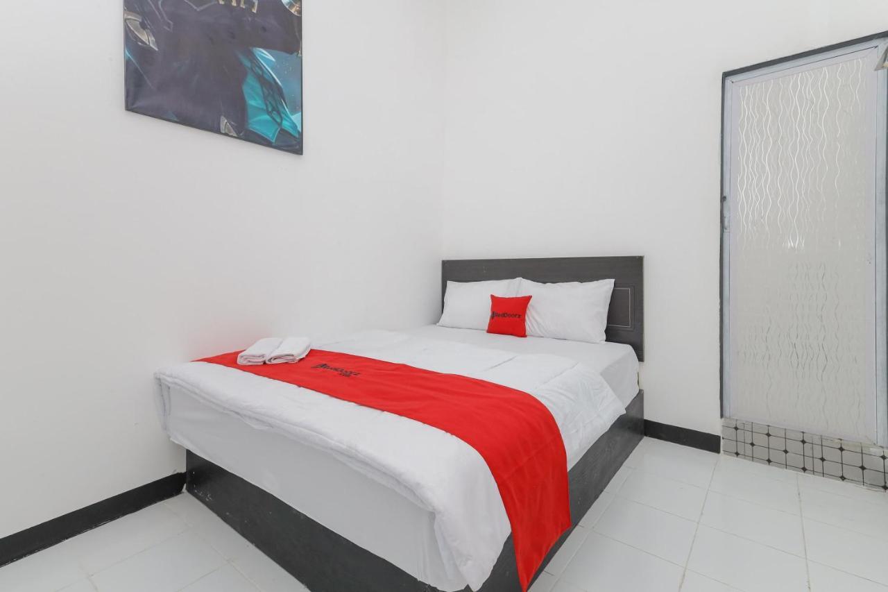 Reddoorz Near Mayapada Hospital Surabaya Exterior photo