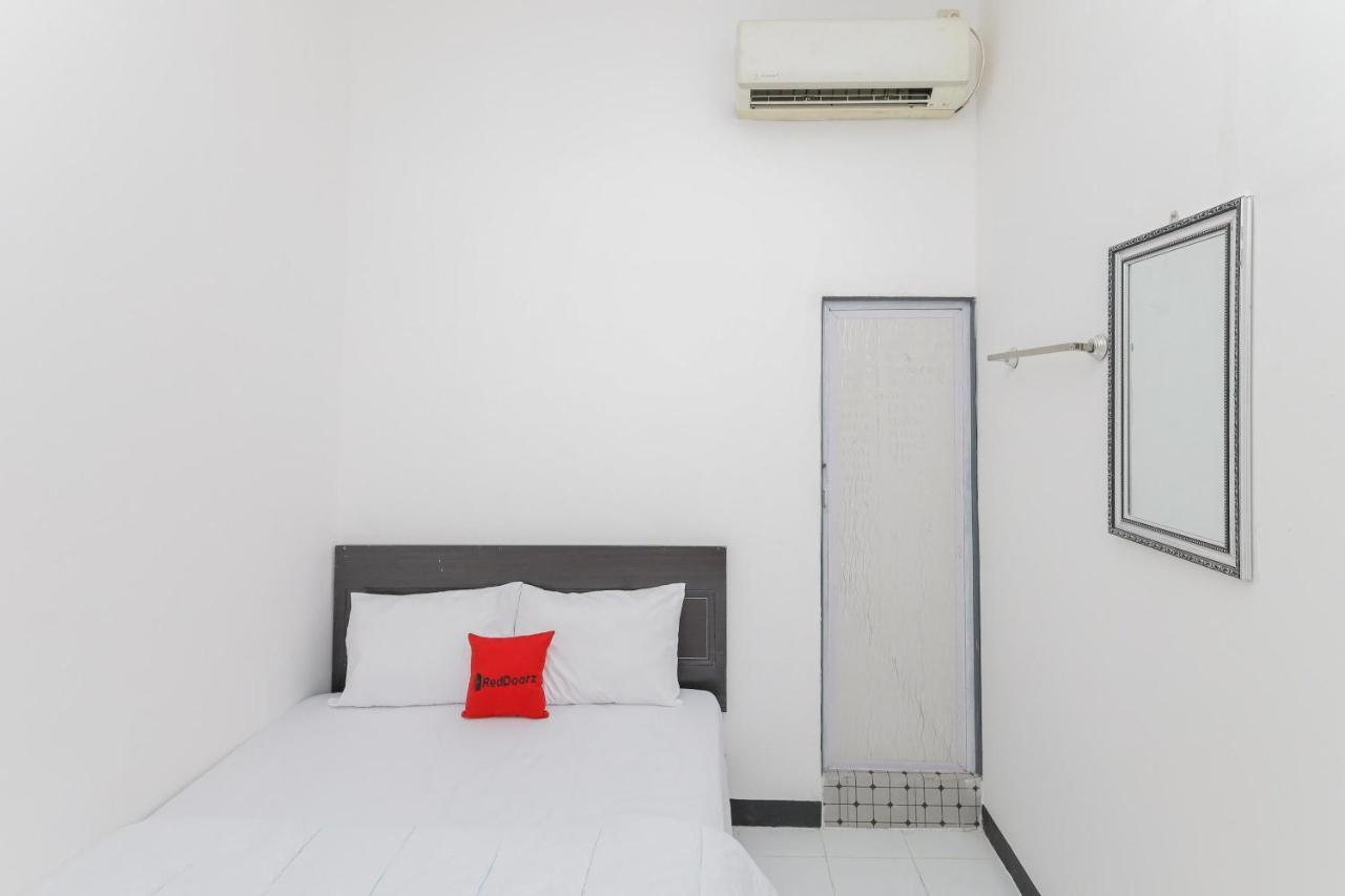 Reddoorz Near Mayapada Hospital Surabaya Exterior photo